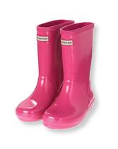 The Original Kids' Gloss is a classic rain boot in a high-shine finish. Featuring the traditional 28-piece design of Hunter's iconic Original boot