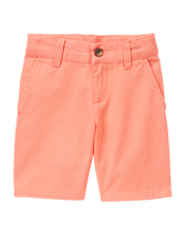 Essential short in soft cotton twill is made for sun. Front pockets